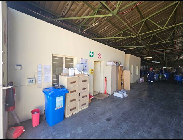 7,000M² WAREHOUSE FOR SALE IN ALBERTON NORTH